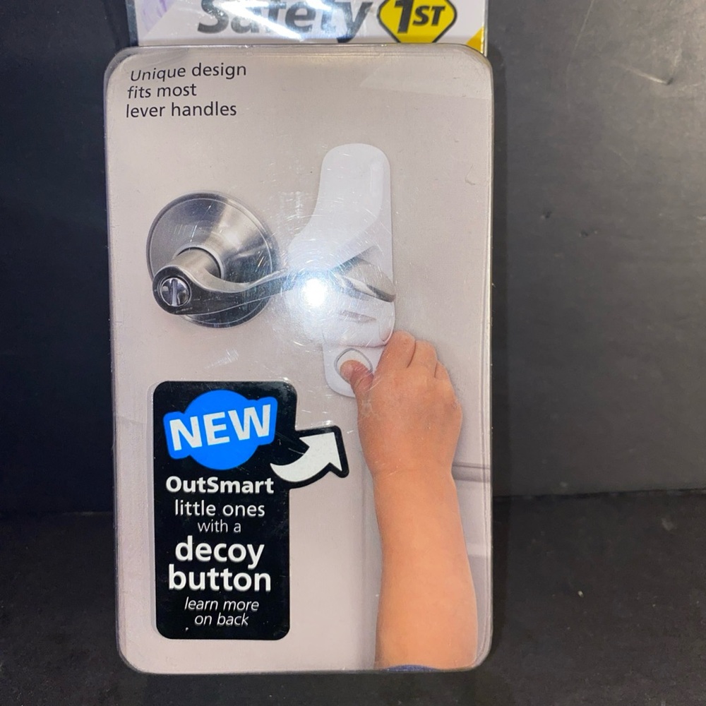 Safety 1st OutSmart Child Proof Door Lever Lock (White) HS289 New In Package